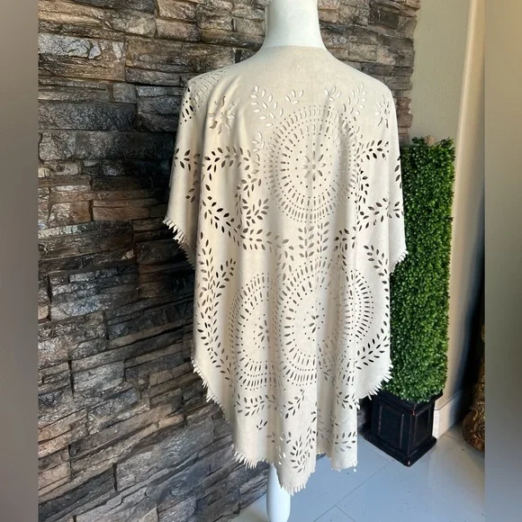 Choies Cream Crochet Accent Decor - Picture 8 of 9